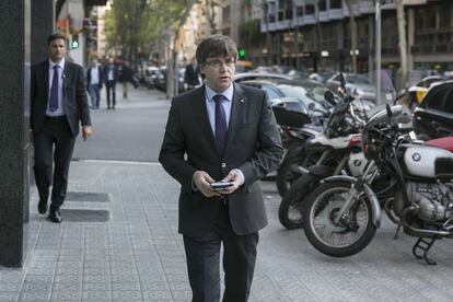 Llegada del presidente de la Generalitat, Carles Puigdemont, a Catalunya Ràdio.