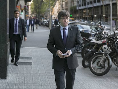 Llegada del presidente de la Generalitat, Carles Puigdemont, a Catalunya Ràdio.