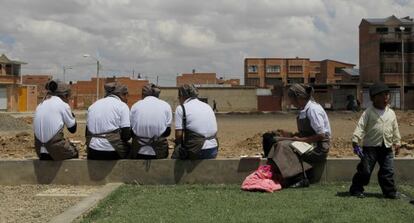 Alumnos de la escuela de cocina Manq’a, durante un descanso.