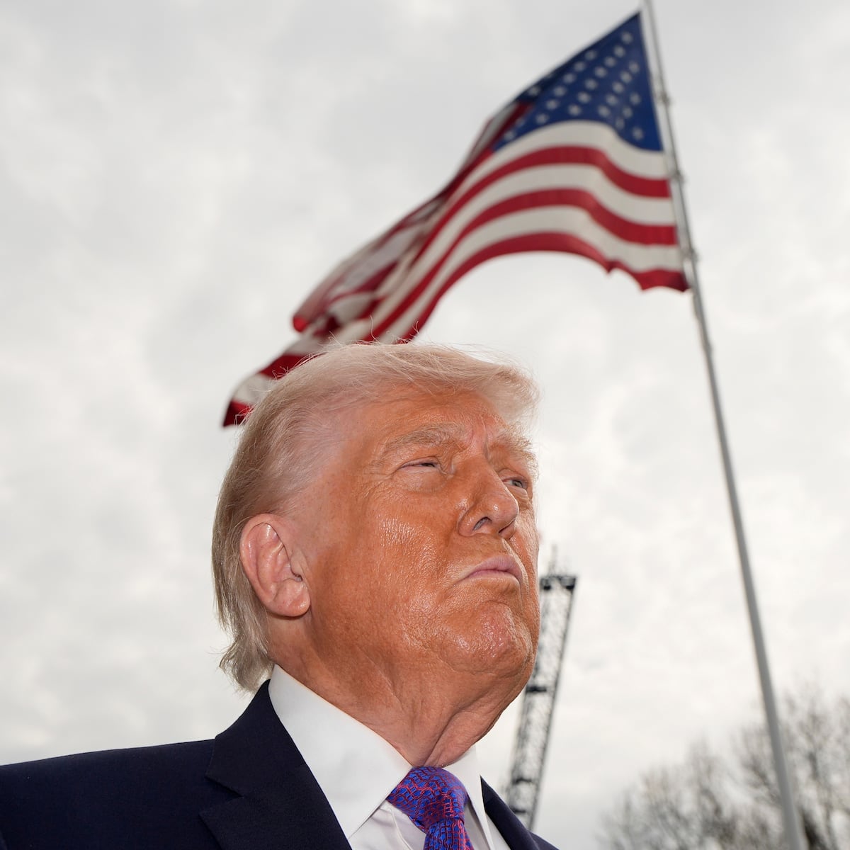 Trump aleja el alto el fuego y amenaza de nuevo la isla de Jarg: “Puede que la ataquemos unas cuantas veces más solo por diversión”