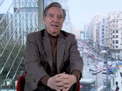 Iñaki Gabilondo, en una imagen de 'El afán por entender', documental de la serie 'Imprescindibles'.