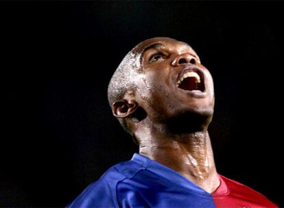 Eto'o, durante un partido con el Barcelona.