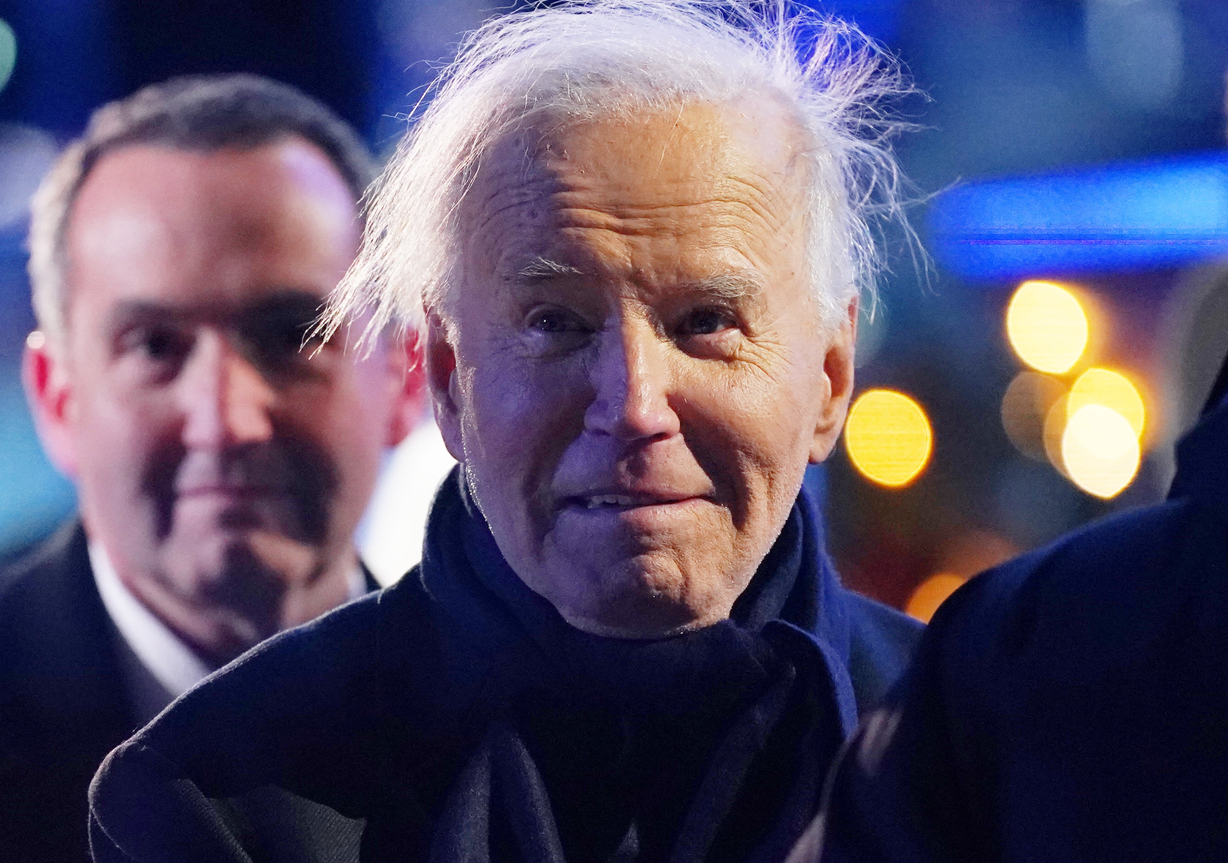 Biden estudia conceder indultos preventivos a posibles objetivos de la persecución de Trump