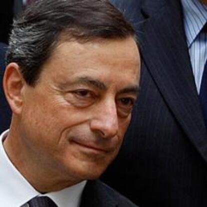 Sarkozy apoya al italiano Draghi para relevar a Trichet en el BCE