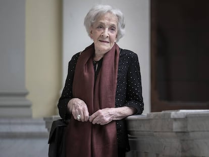La poeta uruguaya Ida Vitale, en la Biblioteca Nacional de Madrid.