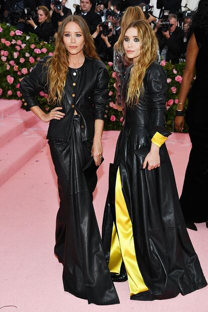 Mary-Kate Olsen y Ashley Olsen, en la Met Gala 2019, con vestidos vintage de Chanel.