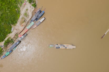 Puerto sobre el Río Putumayo en el municipio de Puerto Asís.