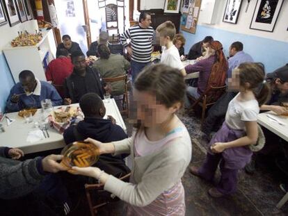 Comedor social en el barrio del Raval de Barcelona.