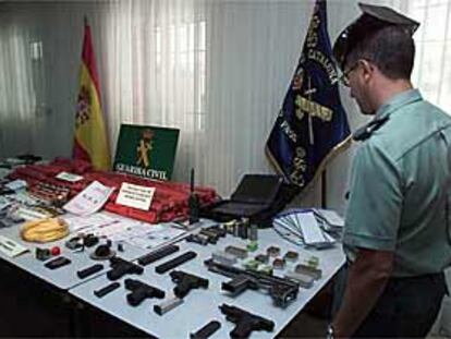 Material incautado al <b></b><i>comando Barcelona,</i> desarticulado el viernes pasado.