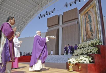 El papa Francisco se acercó para pedir un país “donde no haya necesidad de emigrar para soñar”.