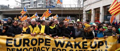 Cabecera de la manifestación en favor de la independencia de Cataluña celebrada en Bruselas el pasado 7 de diciembre.