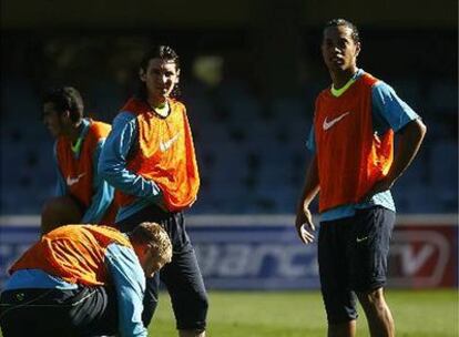 Messi y Ronaldinho en un entrenamiento