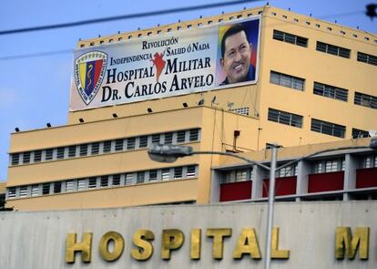 Fachada del hospital caraqueño donde está ingresado Chávez.