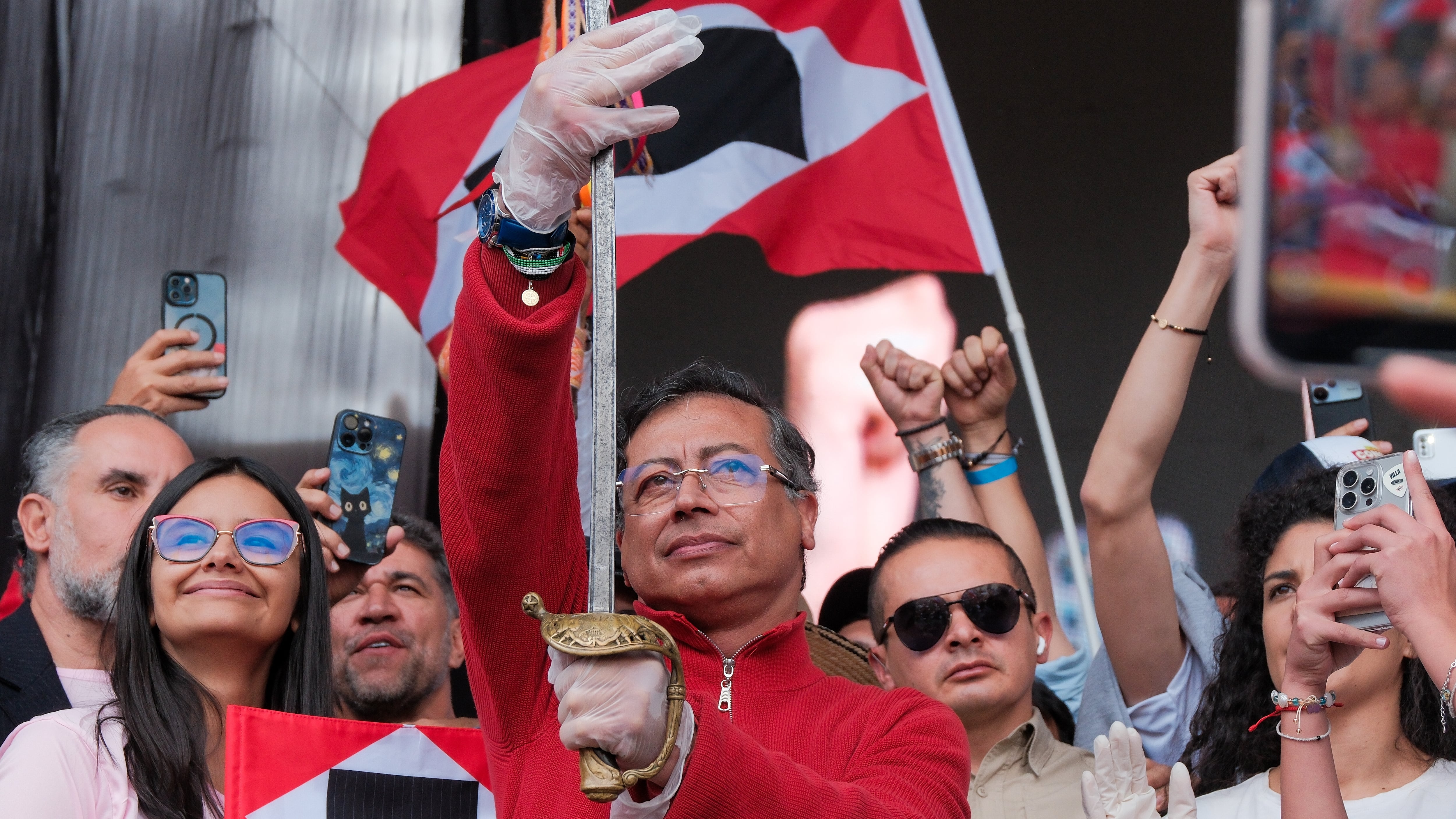 Petro Reivindica la 