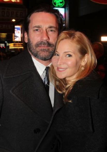 Jon Ham, con su esposa Jennifer Westfeldt.