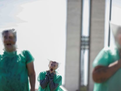 Protesta en Brasilia contra Bolsonaro y Pandemia por coronavirus