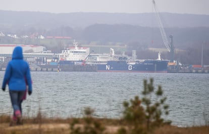 Un metanero, atracado en febrero en el Estado alemán de Mecklemburgo-Pomerania Occidental.