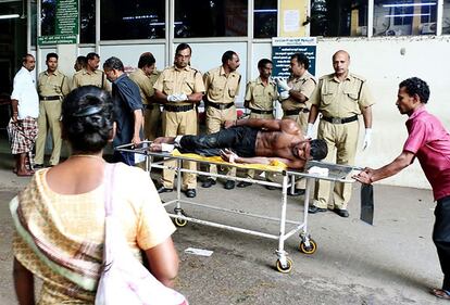 Los heridos han sido llevados a diez hospitales de la zona y según indico al canal NDTV el ministro de Interior de Kerala, Ramesh Chennithala, se han tomado "todas las medidas" para garantizar su atención.