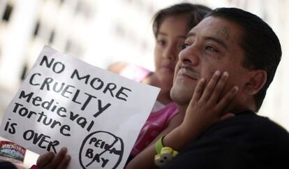 Un antiguo preso en una protesta en Los Ángeles.