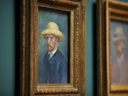 Autorretrato no museu Van Gogh de Amsterdam.