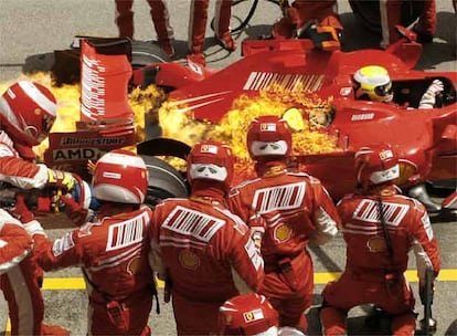 Espectacular llamarada en la primera parada en boxes del brasileño