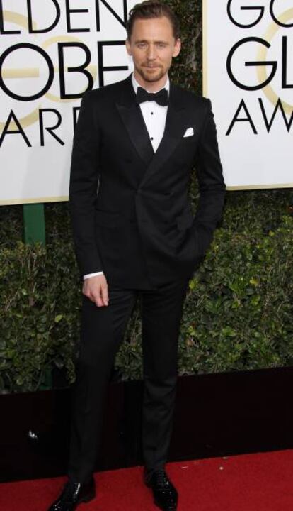 El actor Tom Hiddleston en los Globos de Oro de 2016