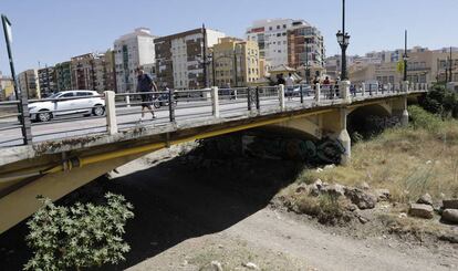 Puente de Armiñan en el barrio de La Goleta de Málaga. 