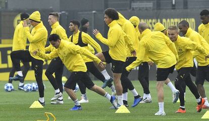 Los jugadores del Borussia Dortmund, durante el último entrenamiento previo a su duelo con el Atlético de Madrid.