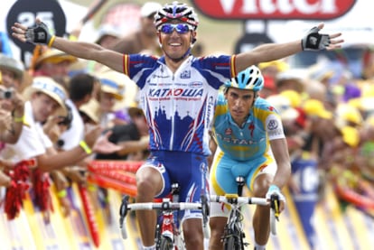 Joaquím Rodríguez celebra la victoria delante de Contador