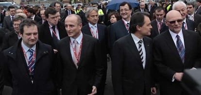 El ministro de Industria,  Miguel Sebastián, y el presidente de la Generalitat, Artur Mas, en la inauguración del MWC