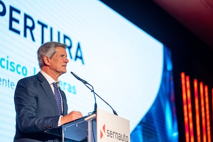 El presidente saliente de Sernauto, Francisco J. Riberas, interviene durante la inauguración del XII encuentro de Sernauto, en el Auditorio Sur de Ifema Madrid, a 19 de junio de 2025, en Madrid (España). 