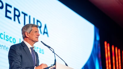 El presidente saliente de Sernauto, Francisco J. Riberas, interviene durante la inauguración del XII encuentro de Sernauto, en el Auditorio Sur de Ifema Madrid, a 19 de junio de 2025, en Madrid (España).