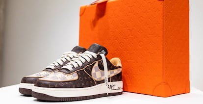 Las zapatillas de Nike y Louis Vuitton que subasta Sotheby’s.  