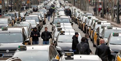 La Gran Vía de Barcelona, durante la huelga de los taxistas esta semana.