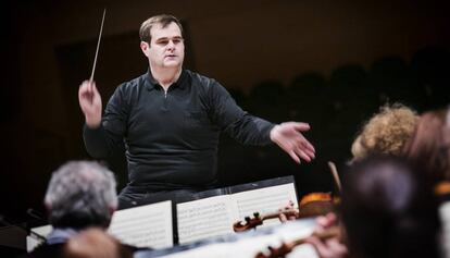 Josep Caball&eacute;, en un ensayo.  