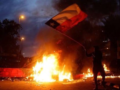 Manifestantes protestam no Chile.