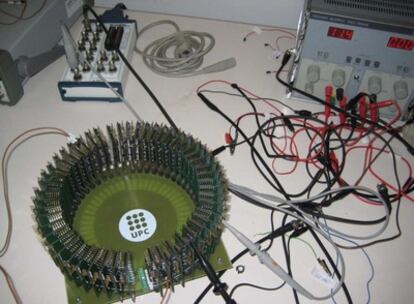 Dispositivos del cerebro electrónico desarrollado por Alex de San Fulgencio y Rosendo Garganta