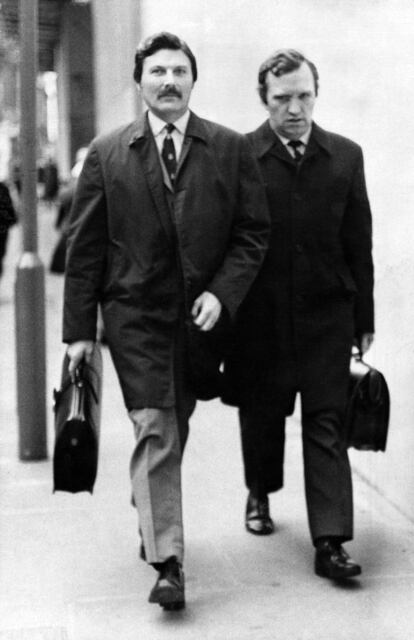 Norman Pilcher, a la derecha, tras ser condenado a cuatro años en 1973.
