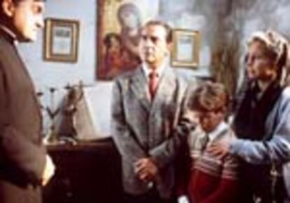 Imagen de la película 'El florido pensil'