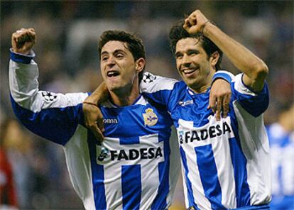 Victor y Luque celebran uno de los goles del Deportivo.