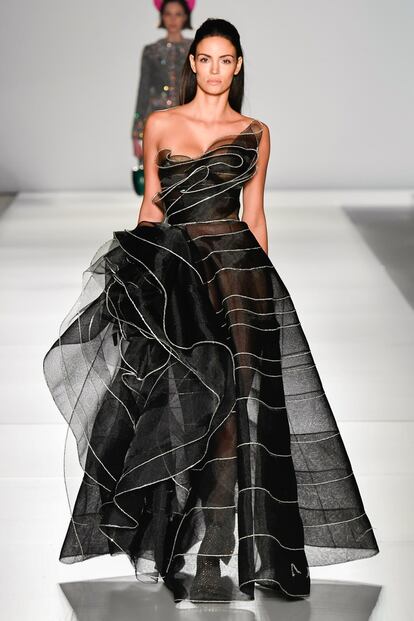 smag-ralph-russo-hc-rs20-0233
