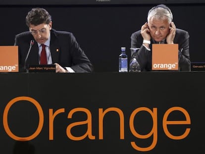 El director general adjunto del grupo Orange, Gervais Pellisier (a la derecha), y el consejero delegado de Orange Espa&ntilde;a, Jean Marc Vignolles, en Madrid, el mes pasado