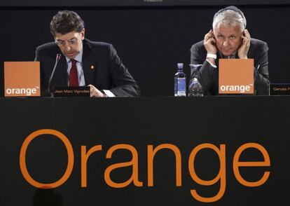 El director general adjunto del grupo Orange, Gervais Pellisier (a la derecha), y el consejero delegado de Orange Espa&ntilde;a, Jean Marc Vignolles, en Madrid, el mes pasado