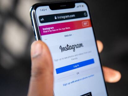 Aplicación de Instagram en un móvil