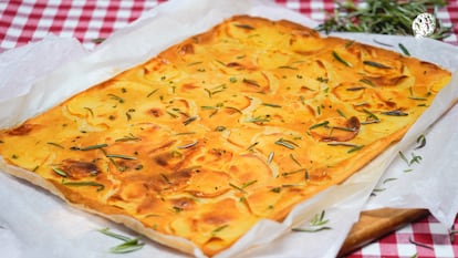 ‘Schiacciata’, la focaccia más fina, crujiente y fácil de preparar