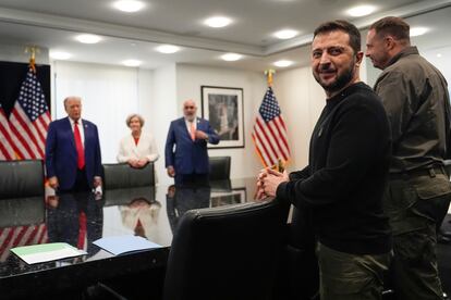 El candidato presidencial republicano, Donald Trump, se reúne en sus oficinas de Nueva York con el presidente ucranio, Volodímir Zelenski, en septiembre pasado.