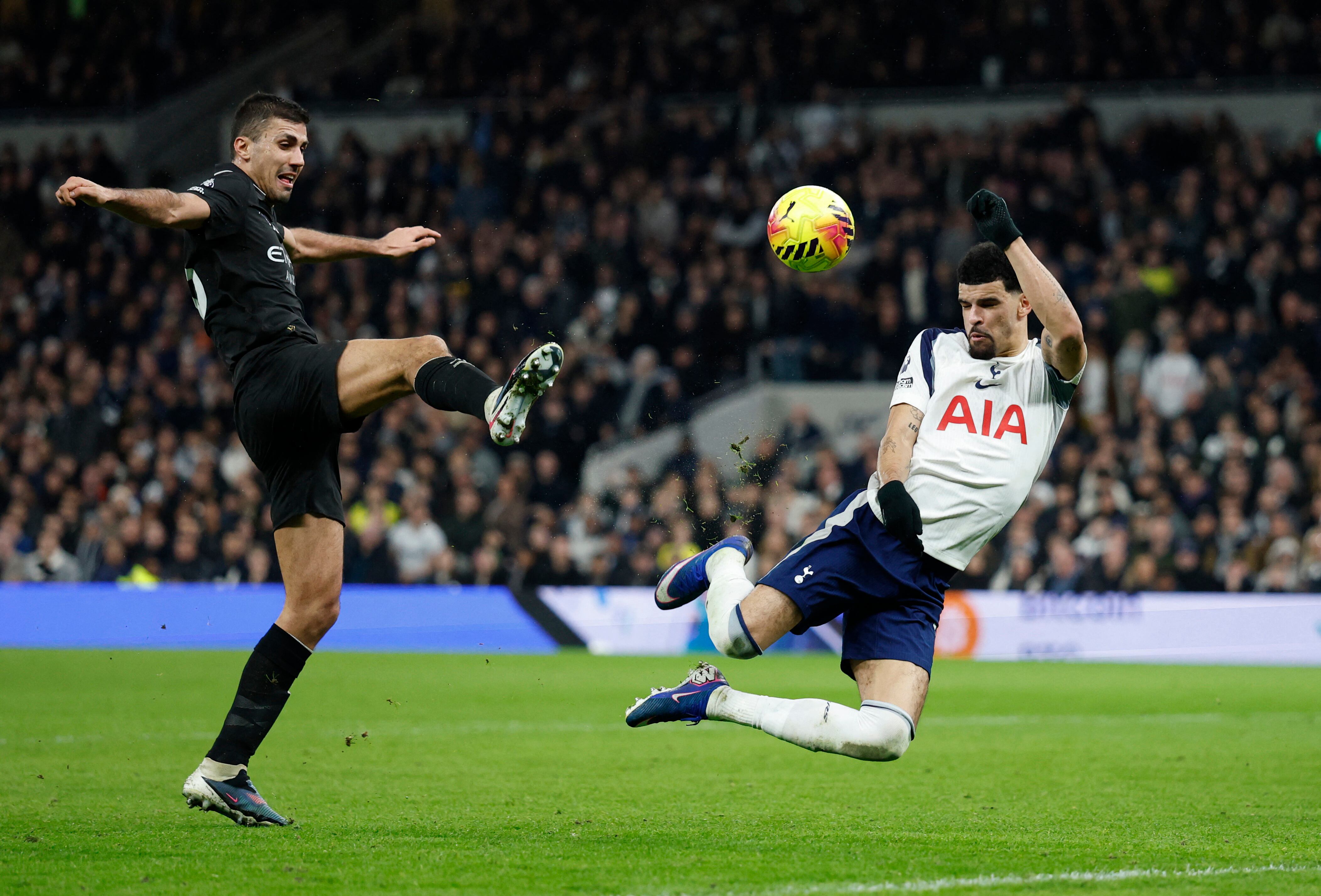 Solanke esclude Manchester City dalla lotta per la Premier