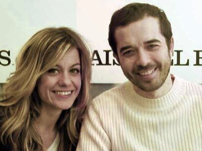 Mariano Alameda, junto a Alexandra Jiménez, su compañera en la obra de teatro.