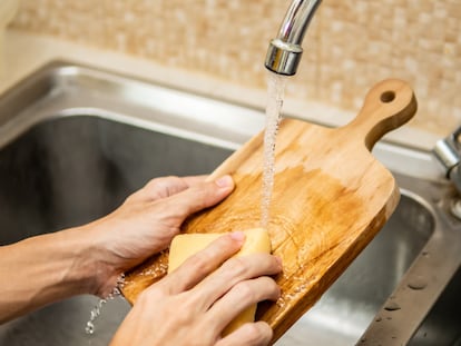 Descubre qué productos utilizar para lavar los utensilios de cocina