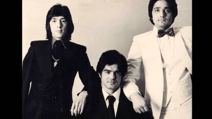 Jeros, Emilio y Julio. La formación clásica de Los Chichos posaba así de elegante.